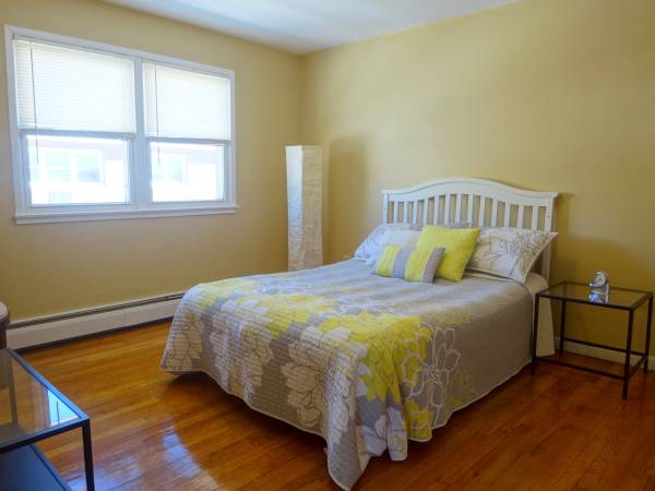 2 Bedroom Apartment $1254 Heat and Hot Water New London, CT