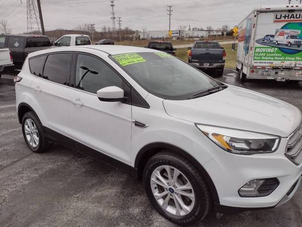 2017 Ford Escape SE AWD rear camera loaded sharp!