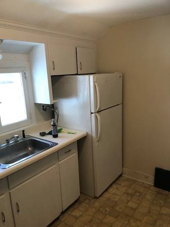 Clean one bedroom in Sidney, NY.