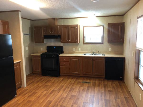 2 BEDROOM 1 BATH BEAUTIFUL HOME!