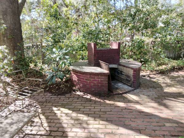 beautiful brick home in Lincoln Park