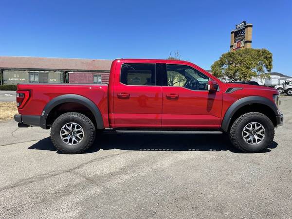 **GEN 3 RAPTOR** 2021 FORD F-150 RAPTOR, LIKE NEW, BEDCOVER AND LINER