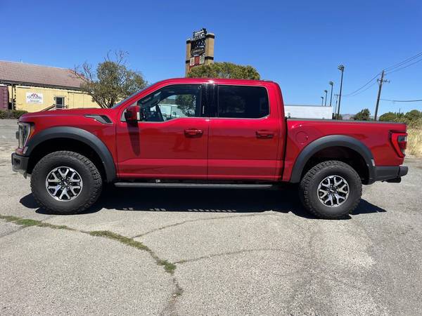 **GEN 3 RAPTOR** 2021 FORD F-150 RAPTOR, LIKE NEW, BEDCOVER AND LINER