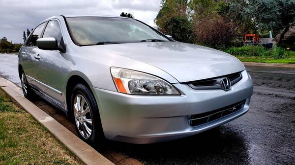 2004 Honda ACCORD 4cyln Gas Saver 32 MPG Low 165k Miles