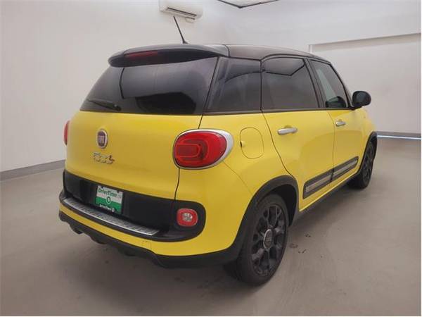 2015 FIAT 500L Urbana Trekking – hatchback