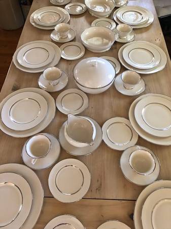 Mid Century Set of Flintridge China, Mirador