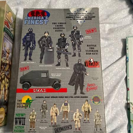 to ultimate soldier figures. The villains armed terrorist. Fallschrim Jager, Gra