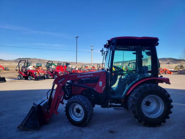 2016 Mahindra 2538 4WD HST Cab