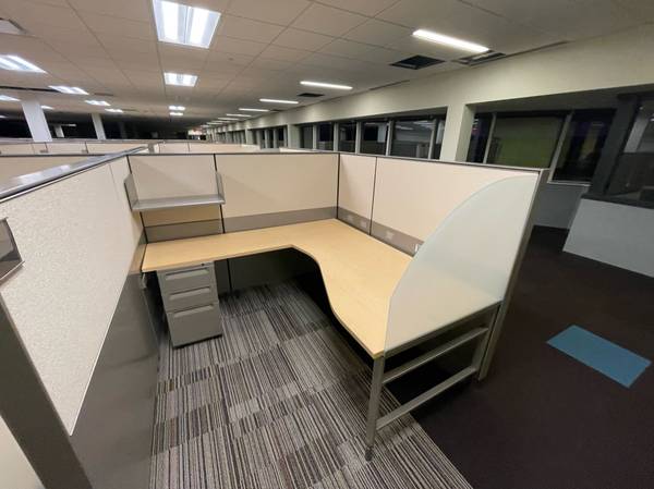 OFFICE FURNITURE SALE**NICE PRE- OWNED HERMAN MILLER CUBICLES * DESKS