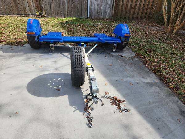 Tow Dolly by MASTER TOW