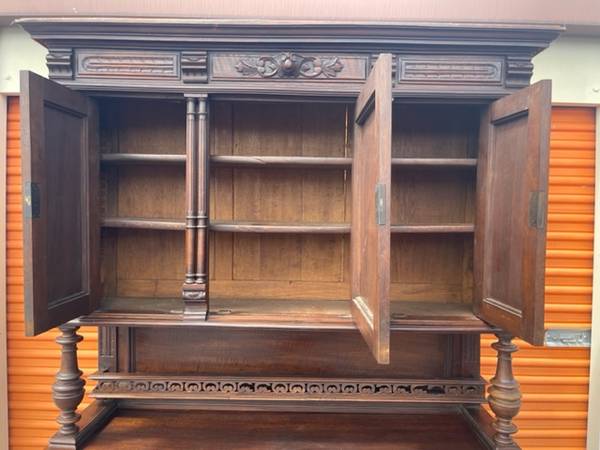 Solid OAK Hunt Cabinet/ Sideboard English 1800’s