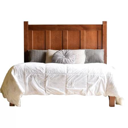 Wood Queen Bedroom set