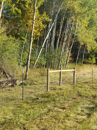 Custom agricultural/residential Fence Builder