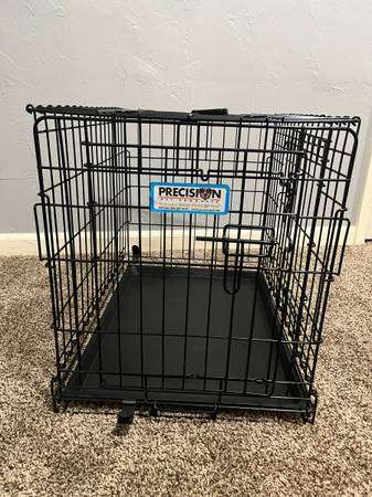 Like new wire dog crate / kennel