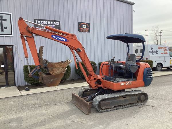 Kubota KH-O30 mini excavator thumb buckets