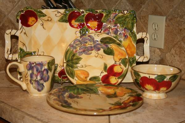 Dish Set, Serving Bowls & Plate, 3 Canisters