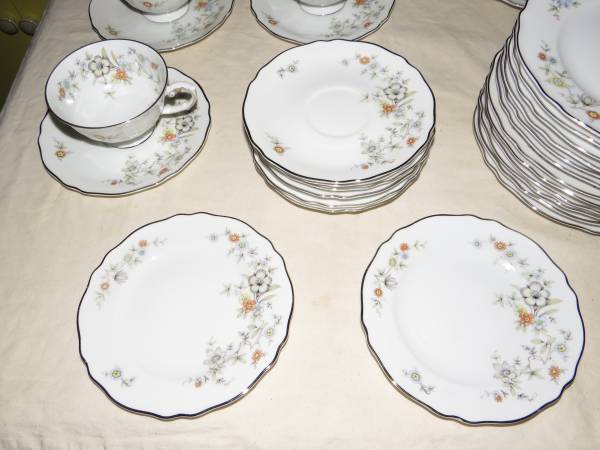 K&A Krautheim Franconia Linfanette Selb Bavaria Germany Dinner Set