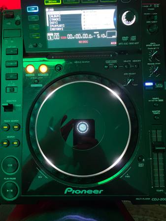 Pioneer DJ setup- DJM-900NXS mixer & 2x CDJ-2000