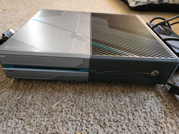 Xbox one Halo 5 edition 1TB