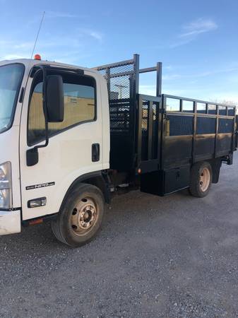 2015 Isuzu NPR with lift gate