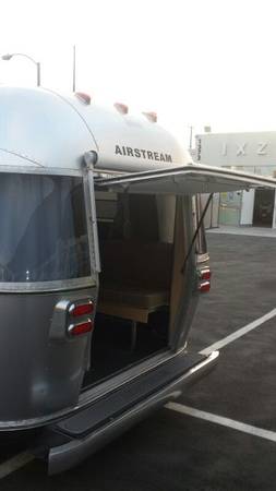 2012 Airstream Eddie Bauer Queen Bed -27FB