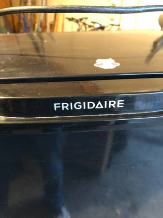 Frigidaire mini fridge 1.6cu.ft.