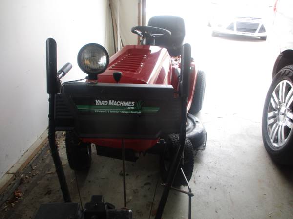 26 INCH SNOW BLOWER 6 SP 2 REV ELECTRIC START JUST SERVICED