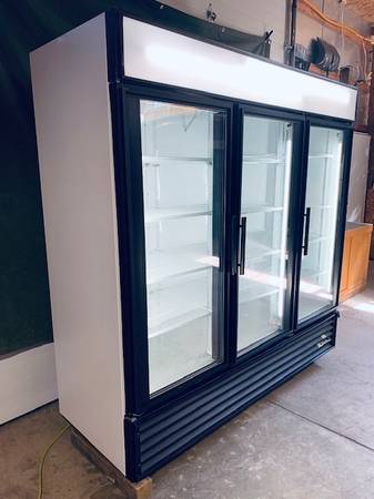 3-Door, Reach-In, Glass Door Display Cooler