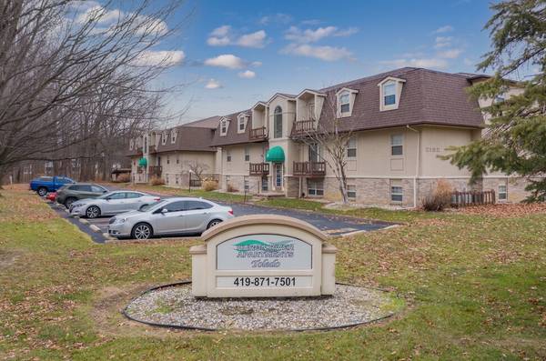 Toledo-Beautiful 1 Bed 1 Bath Upper Unit With Balcony