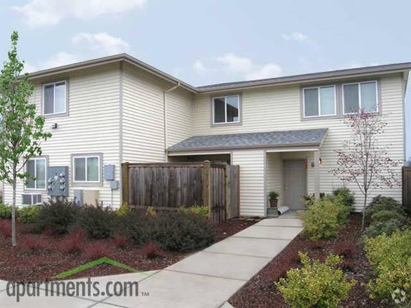 Solid Oak Cabinetry, Community Patio, Banquet Room, Playground