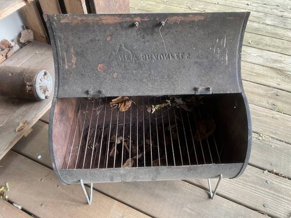 Old, “mini pit looking” smoker grill