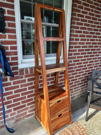 Solid wood ladder shelf with 2 drawers