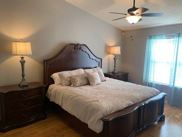 Furnished Condo Close to Dining and Shopping! 75/night