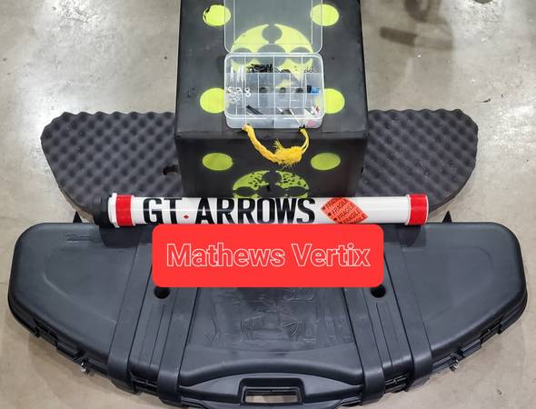 *(ARCHERY)* *(COMPOUND BOW)* Mathews Vertix with Accessories