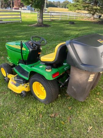 John Deere gt235 with powerflow bagger