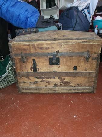 antique 1800 Victorian dome chest