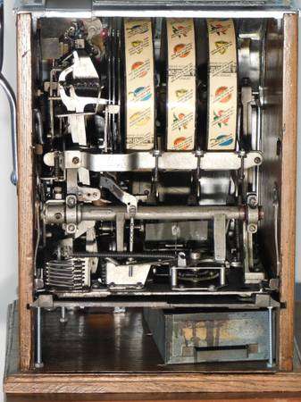 1931 Mills 5 Cent Lions Head Gooseneck Slotmachine