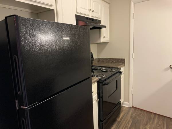 $200 PRICE DROP!! TWO BEDROOM APARTMENT- IMMEDIATE MOVE IN