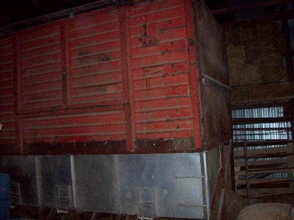 BULK FEED BIN