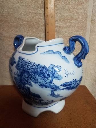 Oriental blue and white ceramic 5 item collection