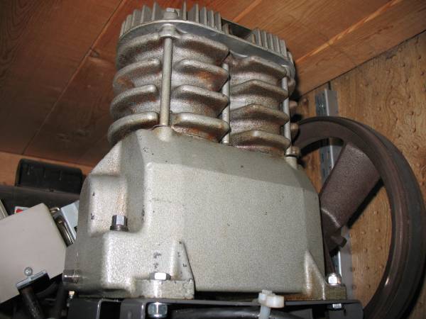 Campbell Hausfield VT612202, 3HP 220V Air Compressor