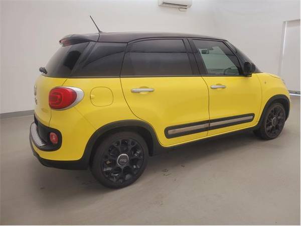 2015 FIAT 500L Urbana Trekking – hatchback