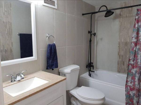 unit 211 unit available for $1,300 now for one month rent upfront paid