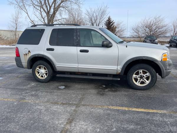 03 Ford Explorer XLS 4×4 V6 222k miles