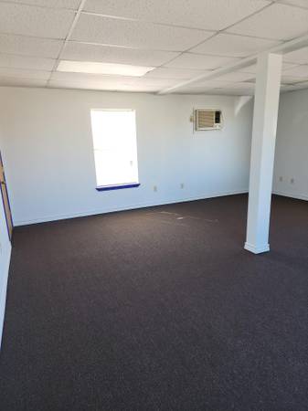 Spacious, Newly Carpeted Office – Del Rio, TX