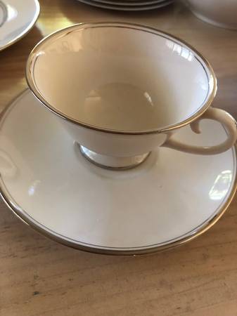 Mid Century Set of Flintridge China, Mirador