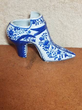 Oriental blue and white ceramic 5 item collection