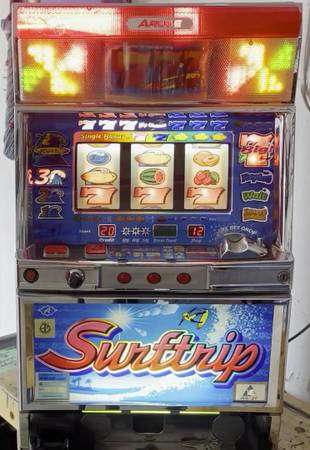 QUARTER / TOKEN SURF TRIP SLOT MACHINE, MANUAL