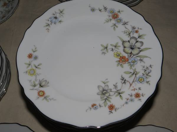 K&A Krautheim Franconia Linfanette Selb Bavaria Germany Dinner Set