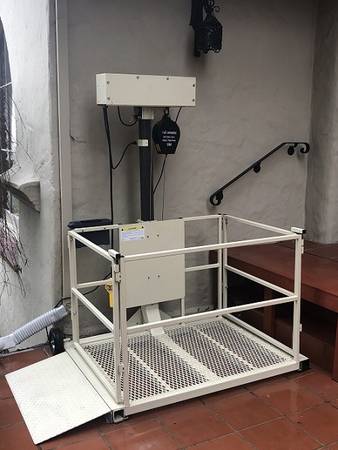 New Wheelchair Platform Lift/Elevator